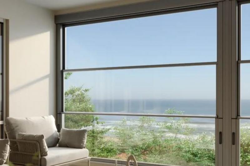 Albert Genau Cam Balkon